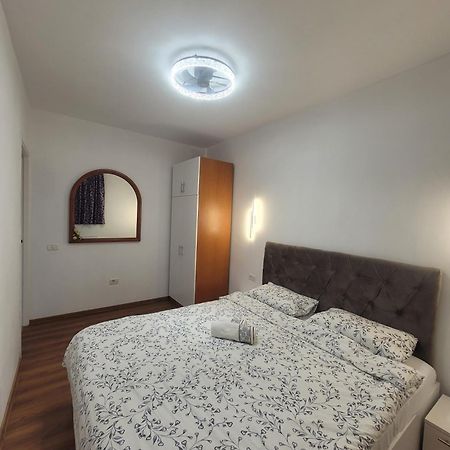 Golden Stars Apartment อาราด ภายนอก รูปภาพ
